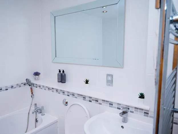 Apartment Century Wharf Apt Cardiff