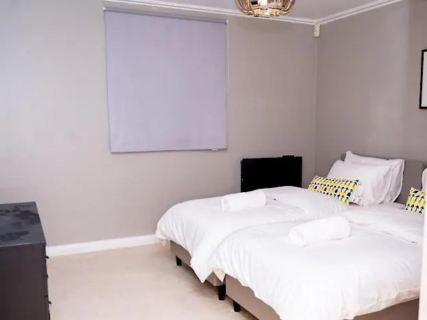 Apartment Century Wharf Apt Cardiff