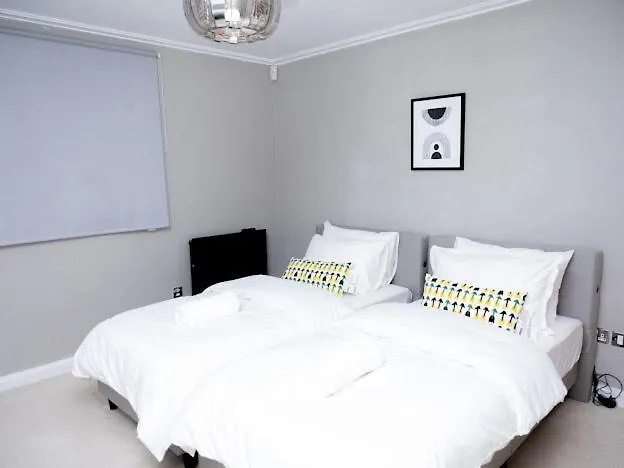 Century Wharf Apt Cardiff