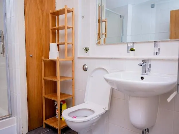 Century Wharf Apt Cardiff