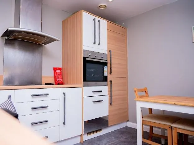 Century Wharf Apt Cardiff Apartment